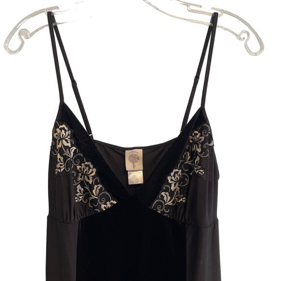 In Bloom Black Stretch and Velvet V Neck‎ Chemise Size Large Pre-Owned - Picture 2 of 7